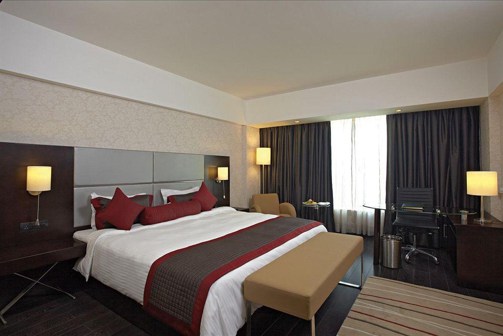Country & By Radisson, Gurugram Sector 12 Hotel 4*